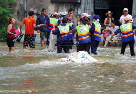 Téléchargez les photos : 30 octobre 2011 Inondation à Bangkok - en image libre de droit