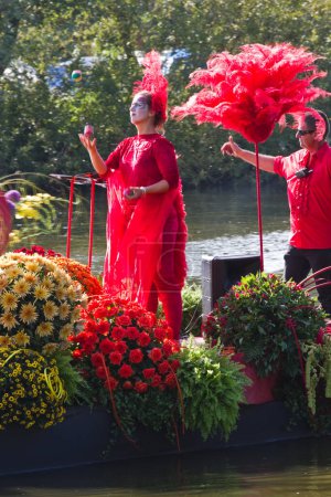 Téléchargez les photos : Westland Floating Flower Parade 2011, Pays-Bas - en image libre de droit