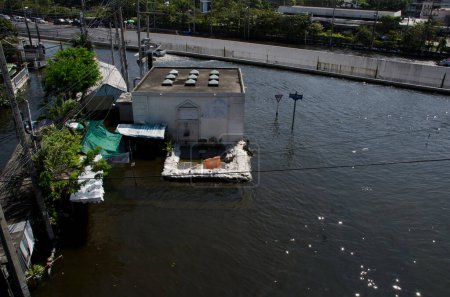 Téléchargez les photos : Inondation à Bangkok, Thaïlande - en image libre de droit
