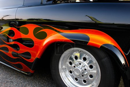 Foto de Close up of flames on the car - Imagen libre de derechos
