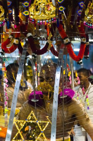 Téléchargez les photos : Vue rapprochée de la célébration hindoue - en image libre de droit