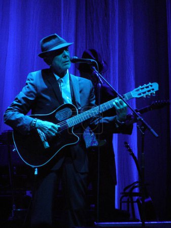 Foto de Leonard Cohen actuando en Florencia, 2010 - Imagen libre de derechos