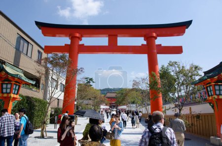 Téléchargez les photos : Porte de Torii à Kyoto - en image libre de droit