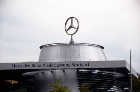 Foto de Mercedes Benz Distribuidores Stuttgart, Alemania - Imagen libre de derechos