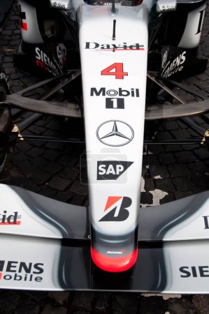 Foto de Mercedes MCLaren Fórmula 1 coche de carreras - Imagen libre de derechos