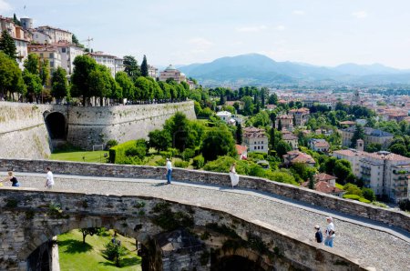 Foto de Vista panorámica de la ciudad de Bérgamo, Italia. - Imagen libre de derechos