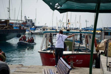 Téléchargez les photos : Bateaux dans le vieux port d'Akko, Israël - en image libre de droit