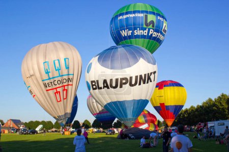Téléchargez les photos : Festival des montgolfières, août 2012, Kevelaer, Allemagne - en image libre de droit