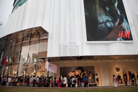 Foto de H & M tienda de apertura en Kuala Lumpur Malasia. Viajar a través del concepto de Asia - Imagen libre de derechos