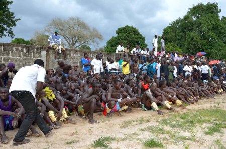 Téléchargez les photos : Les Africains dans les tribaux - en image libre de droit