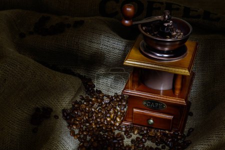 Téléchargez les photos : Gros plan photo de moulin à café - en image libre de droit