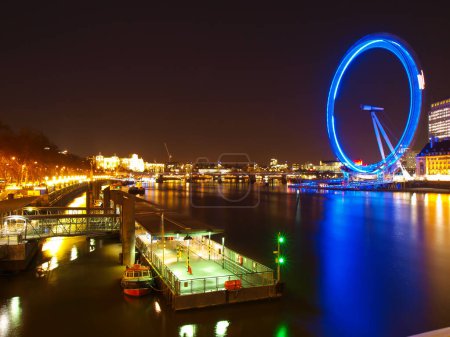Téléchargez les photos : London Eye la nuit - en image libre de droit