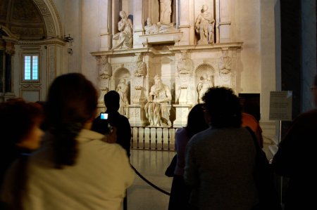 Foto de Moisés de Miguel Ángel en la iglesia histórica - Imagen libre de derechos