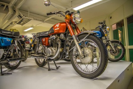 Téléchargez les photos : Moto vintage, 1969 honda cb - en image libre de droit