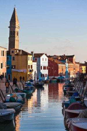 Foto de Puesta de sol en la isla Burano. Venecia. - Imagen libre de derechos