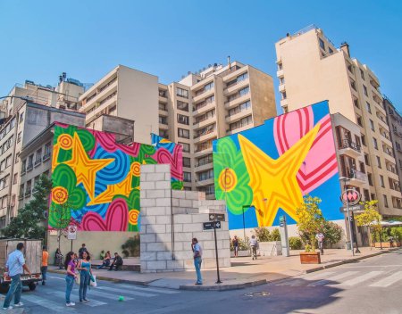 Foto de Grafitis coloridos en Santiago - Imagen libre de derechos