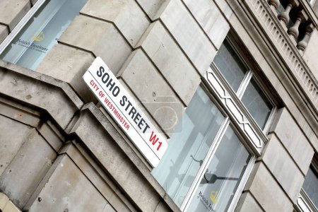 Téléchargez les photos : British Institute of Technology and E-Commerce Soho Street Londres - en image libre de droit