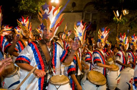 Téléchargez les photos : Festive Carnaval lumineux à Montevideo - en image libre de droit