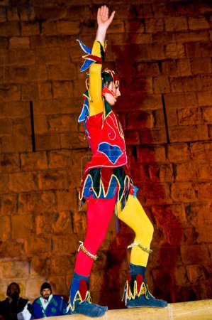 Foto de JERUSALEM - 03 NOV 2011: El conjunto musical veneciano se presenta en el festival anual de caballeros de estilo medieval celebrado en la ciudad vieja de Jerusalén - Imagen libre de derechos