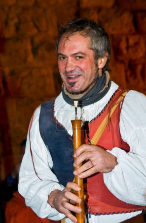 Téléchargez les photos : JERUSALEM - 03 NOV 2011 : L'ensemble musical vénitien se produit au festival annuel de chevaliers de style médiéval tenu dans la vieille ville de Jérusalem - en image libre de droit