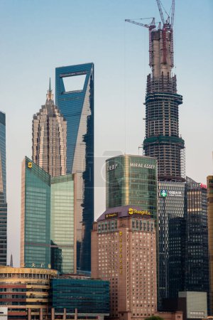 Téléchargez les photos : Gratte-ciel construction tours pudong, Shanghai, Chine - en image libre de droit