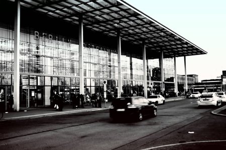 Téléchargez les photos : Gare de Berlin Est - en image libre de droit