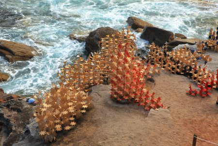 Foto de Exposición de escultura junto al mar en Bondi, Australia - Imagen libre de derechos