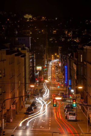 Téléchargez les photos : Les rues de Stuttgart la nuit - en image libre de droit