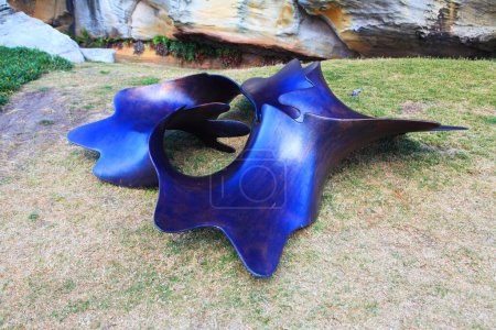 Téléchargez les photos : Sculpture by the Sea exhibit at Bondi, Australia - en image libre de droit