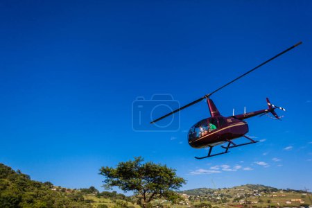 Téléchargez les photos : Vue du concept d'hélicoptère, de vol et de transport - en image libre de droit