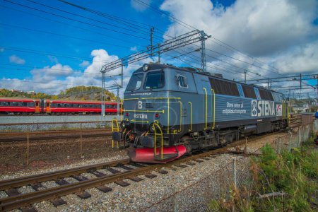 Téléchargez les photos : Locomotive diesel, stena tmz1422 - en image libre de droit