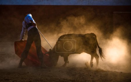 Foto de El torero español David Valiente en un tentadero, España - Imagen libre de derechos