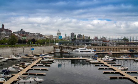 Téléchargez les photos : Port de plaisance de Montréal dans la province de Québec, Canada - en image libre de droit