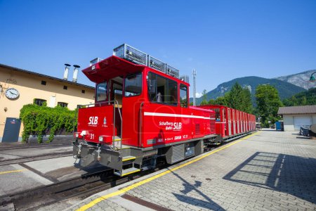 Téléchargez les photos : Locomotive à vapeur d'un ancien train à crémaillère allant à Schafber - en image libre de droit