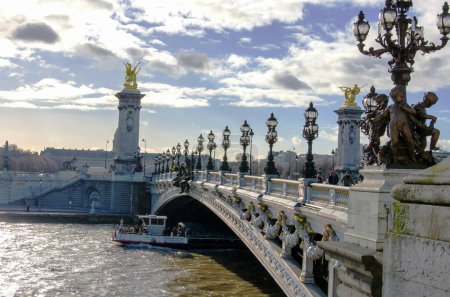 Foto de Puente pont Alexandre III, París, Francia - Imagen libre de derechos