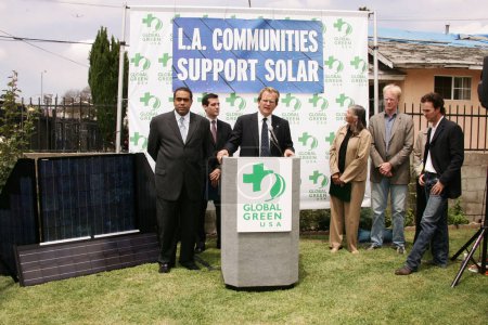 Foto de Millones de tejados solares Conferencia de prensa - Imagen libre de derechos
