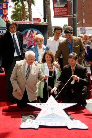Téléchargez les photos : Stella Adler honorée d'une étoile sur la promenade hollywoodienne de la renommée - en image libre de droit