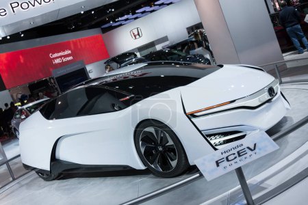 Téléchargez les photos : Le concept Honda FCEV au Salon international de l'auto de l'Amérique du Nord le 26 janvier 2014 à Detroit. exposition de voitures de luxe - en image libre de droit