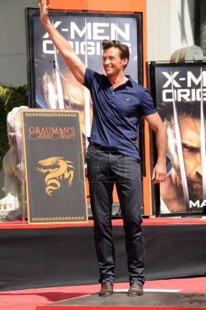 Téléchargez les photos : Hugh Jackman lors d'une cérémonie en l'honneur de Hugh Jackman avec les mains et les empreintes dans la cour du Grauman's Chinese Theatre. Grauman's Chinese Theatre, Hollywood, Californie. 04-21-09 - en image libre de droit