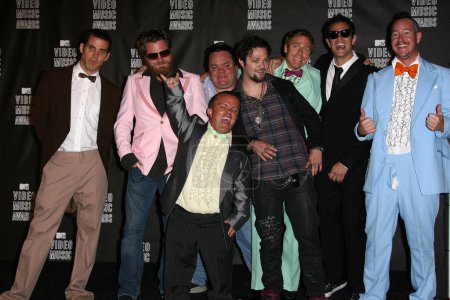 Foto de Jackass 3-D cast at the 2010 MTV Video Music Awards Press Room, Nokia Theatre L.A. LIVE, Los Angeles, CA. 08-12-10 - Imagen libre de derechos