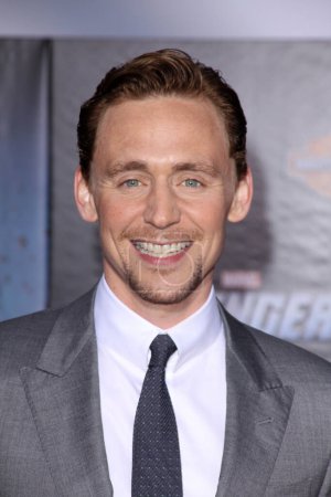 Foto de Tom Hiddleston en el Marvel 's The Avengers Los Angeles Premiere, El Capitan Theatre, Hollywood, CA - Imagen libre de derechos