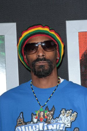 Foto de Snoop Doggat the Marley Los Angeles Premiere, Cinerama Dome, Hollywood, CA - Imagen libre de derechos