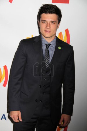 Foto de Josh Hutcherson en el 23º Annual GLAAD Media Awards, Westin Bonaventure Hotel, Los Angeles, CA - Imagen libre de derechos