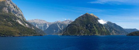 Foto de Fjord of Doubtful Sound en Nueva Zelanda - Imagen libre de derechos