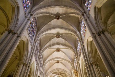 Téléchargez les photos : Majestueux intérieur de la cathédrale Tolède, Espagne. Déclaré Monde - en image libre de droit