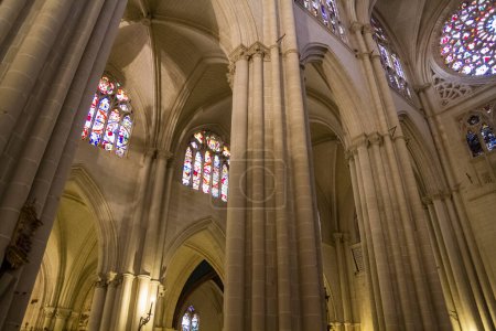Téléchargez les photos : Majestueux intérieur de la cathédrale Tolède, Espagne. Déclaré Monde - en image libre de droit