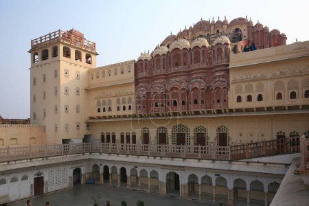 Téléchargez les photos : Hawa Mahal, le palais des vents, Jaipur, Rajasthan, Inde - en image libre de droit