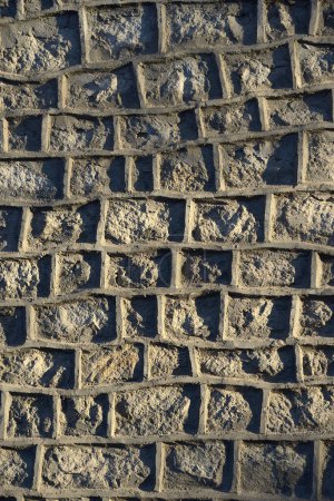 Téléchargez les photos : Mur de briques sur la route au Ladakh, Inde du Nord - en image libre de droit