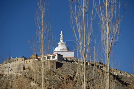 Foto de Santo Shanti Stupa en Leh, Ladakh - Cachemira, India - Imagen libre de derechos