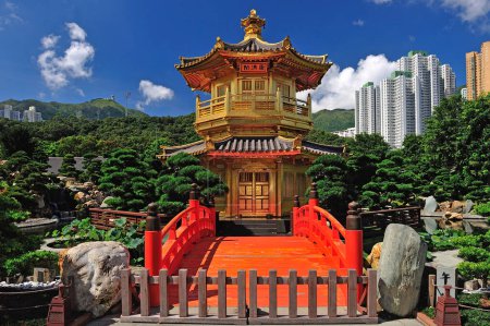 Téléchargez les photos : Le pavillon de la perfection absolue dans le jardin de Nan Lian, Hong Kong - en image libre de droit